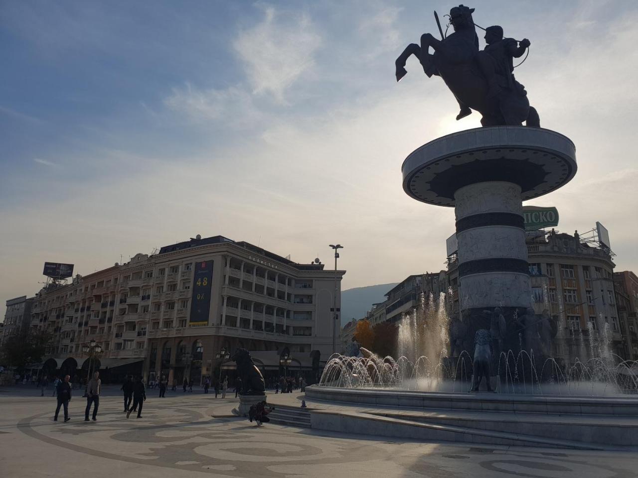 Rooftop Square Vanilla Skopje Luaran gambar